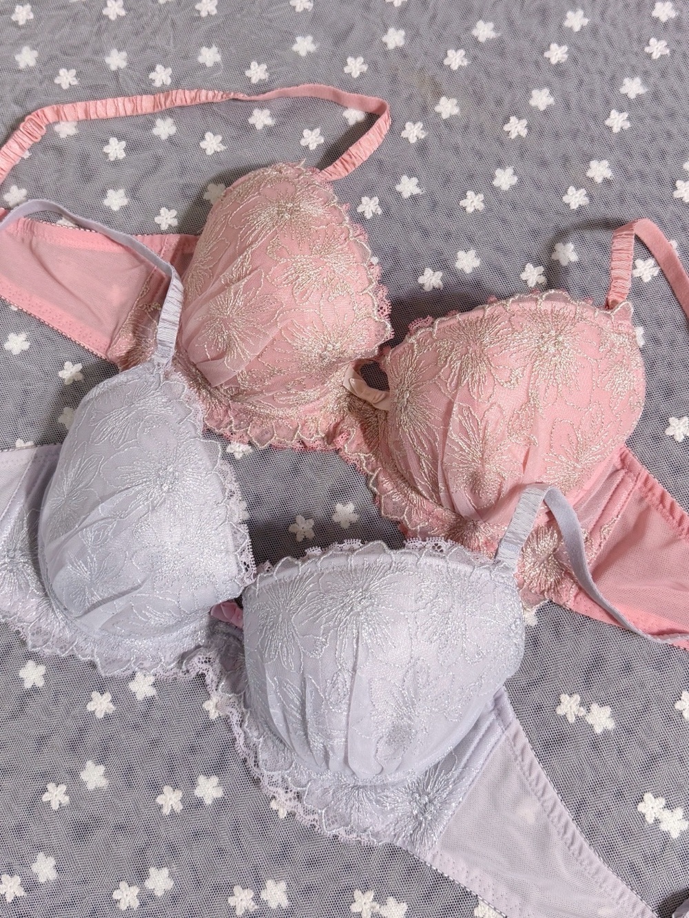 US-32C/JP-D70 Japanese Brand 美匠 Gorgeous Glittery Floral Embroidery Push Up Bra
